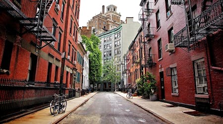 Uptown guided walking tour in New York City